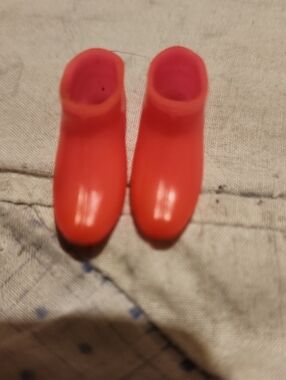 Vintage 1960s Barbie Francie Skipper Squishy Coral Boots